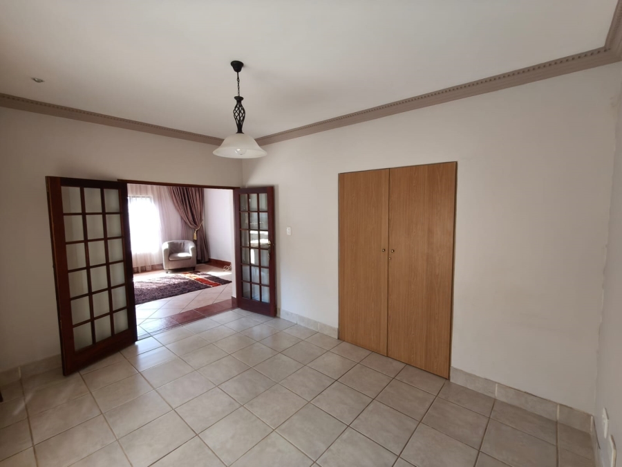 4 Bedroom Property for Sale in Safari Gardens North West